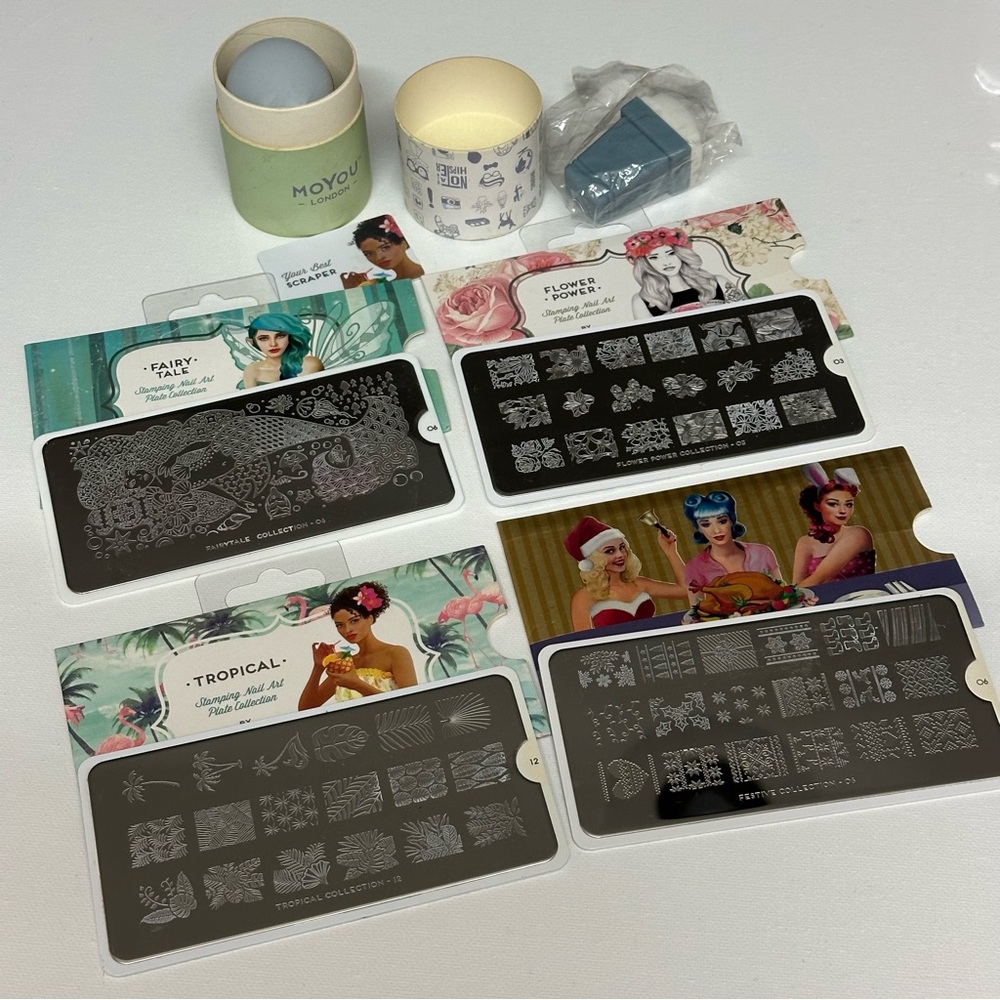 Moyou London Nails Art Stamping Plates Bundle + 2 Stampers + 1 Scraper